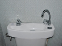 WiCi Concept Wassersparende Handwaschbecken für WC - Herr D (Frankreich - 85) - 2 auf 2